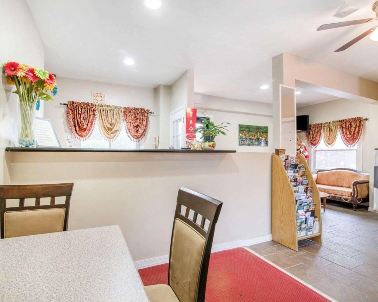 Econo Lodge 뉴팔츠 외부 사진
