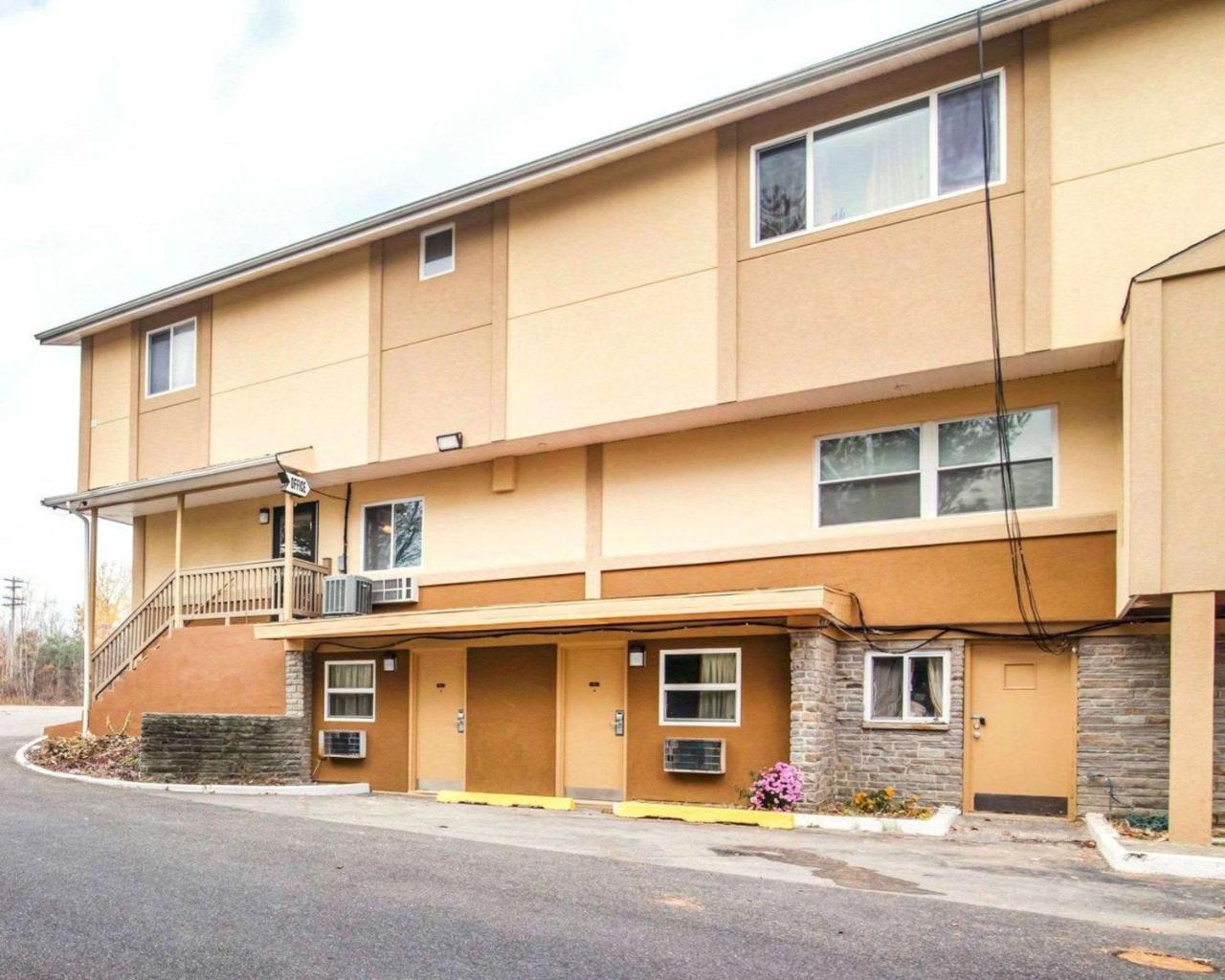 Econo Lodge 뉴팔츠 외부 사진